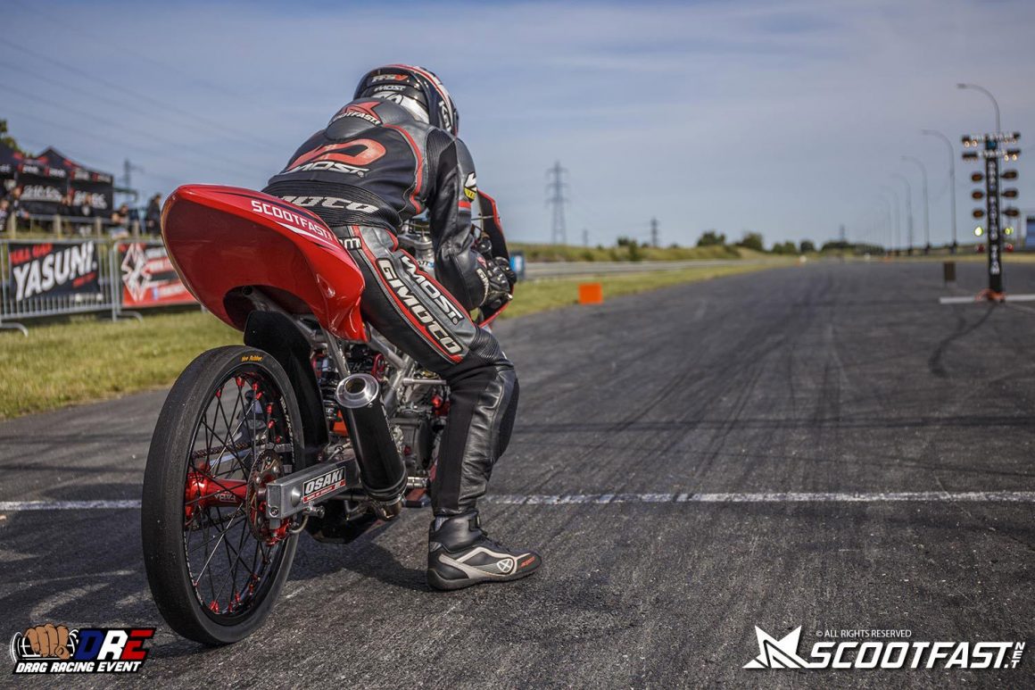 Le Drag Moto 4 temps ScootFast prêt pour un run de 200 mètres D.A. GazZ !