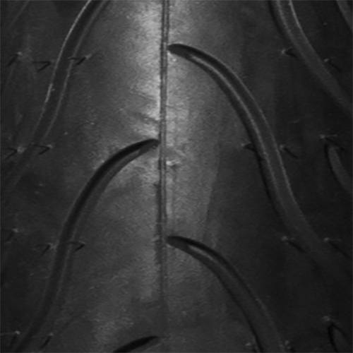 Voici un exemple de profil de pneu moto de route